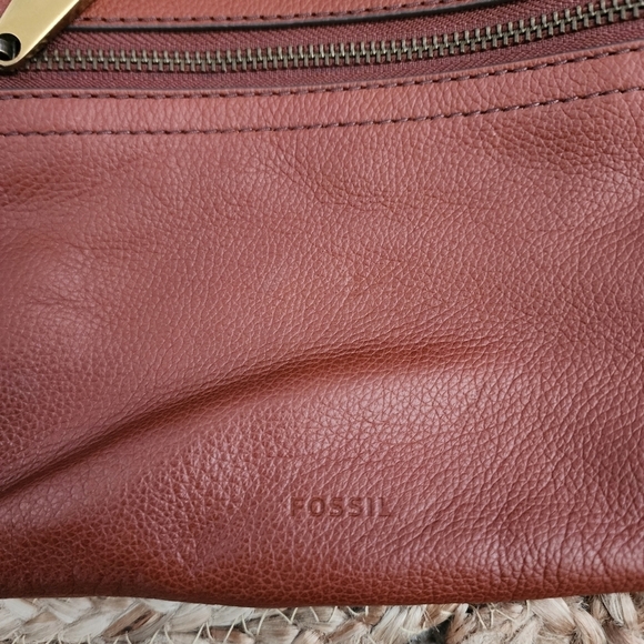 Fossil Voyager Pebble Cow Hide Leather Small Square Crossbody Brown - Picture 4 of 13